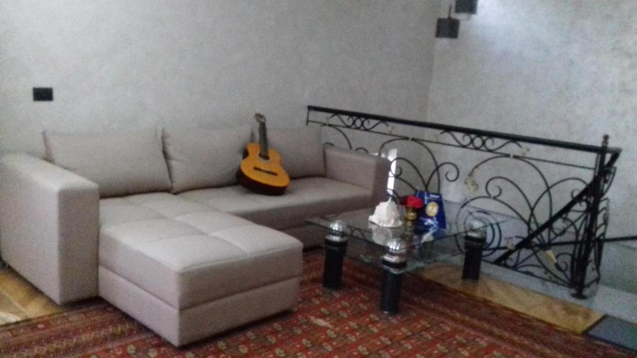 Makos Guest House Kutaisi Exteriér fotografie